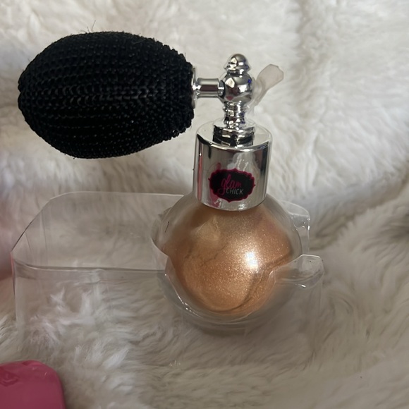 Glam Chick Shimmer Powder Face & Body Glitter Scented NEW - Picture 6 of 8